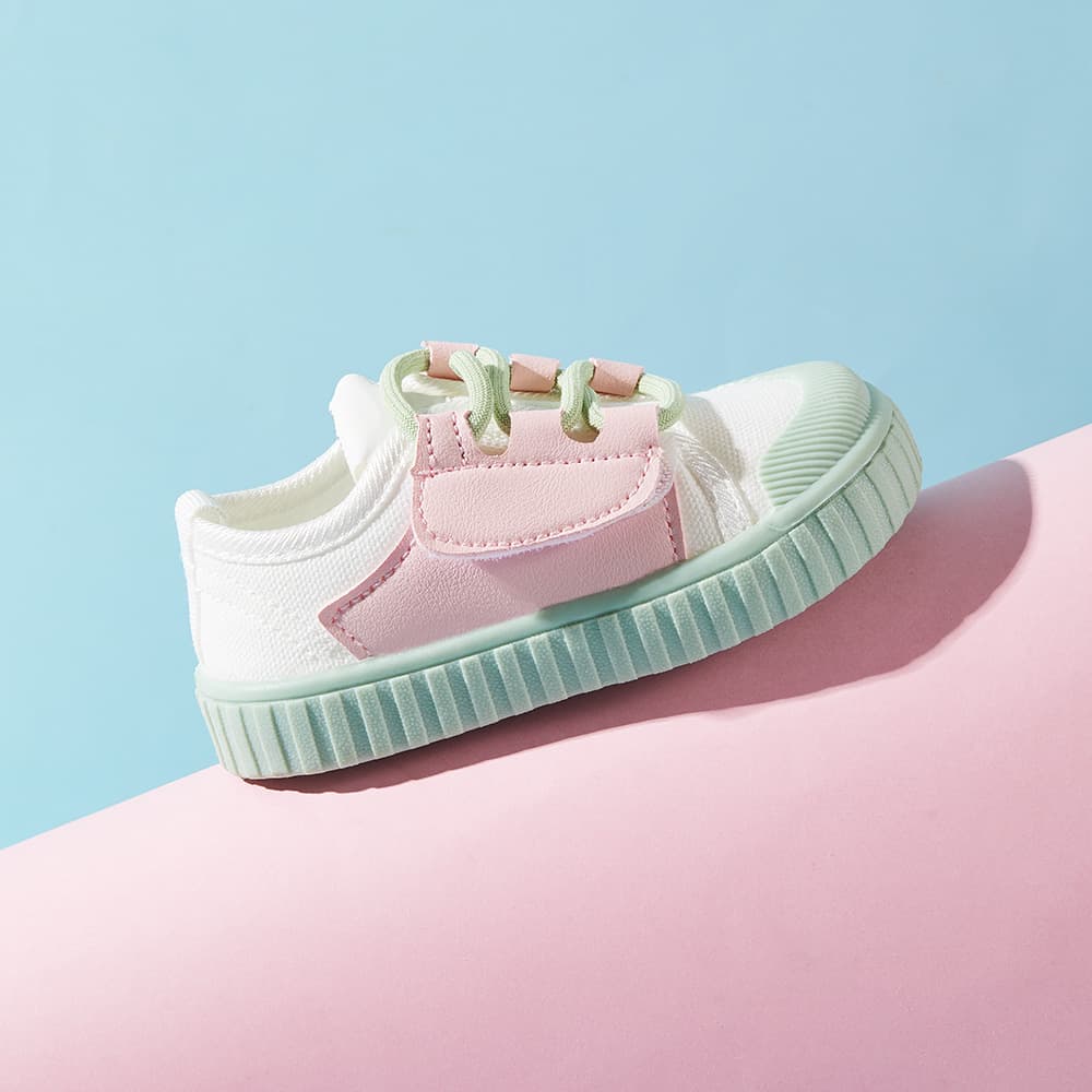 TotTrek – barnsneakers från Småsteg