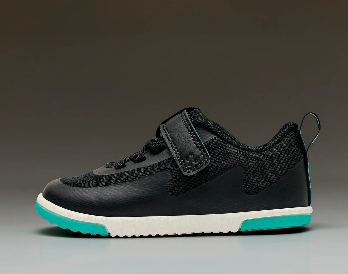 MotionX barnsneakers i svart, sidovy