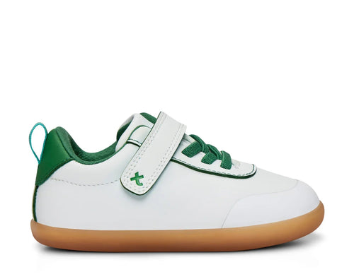 Centre Court – barnsneakers i vitt med grön detalj